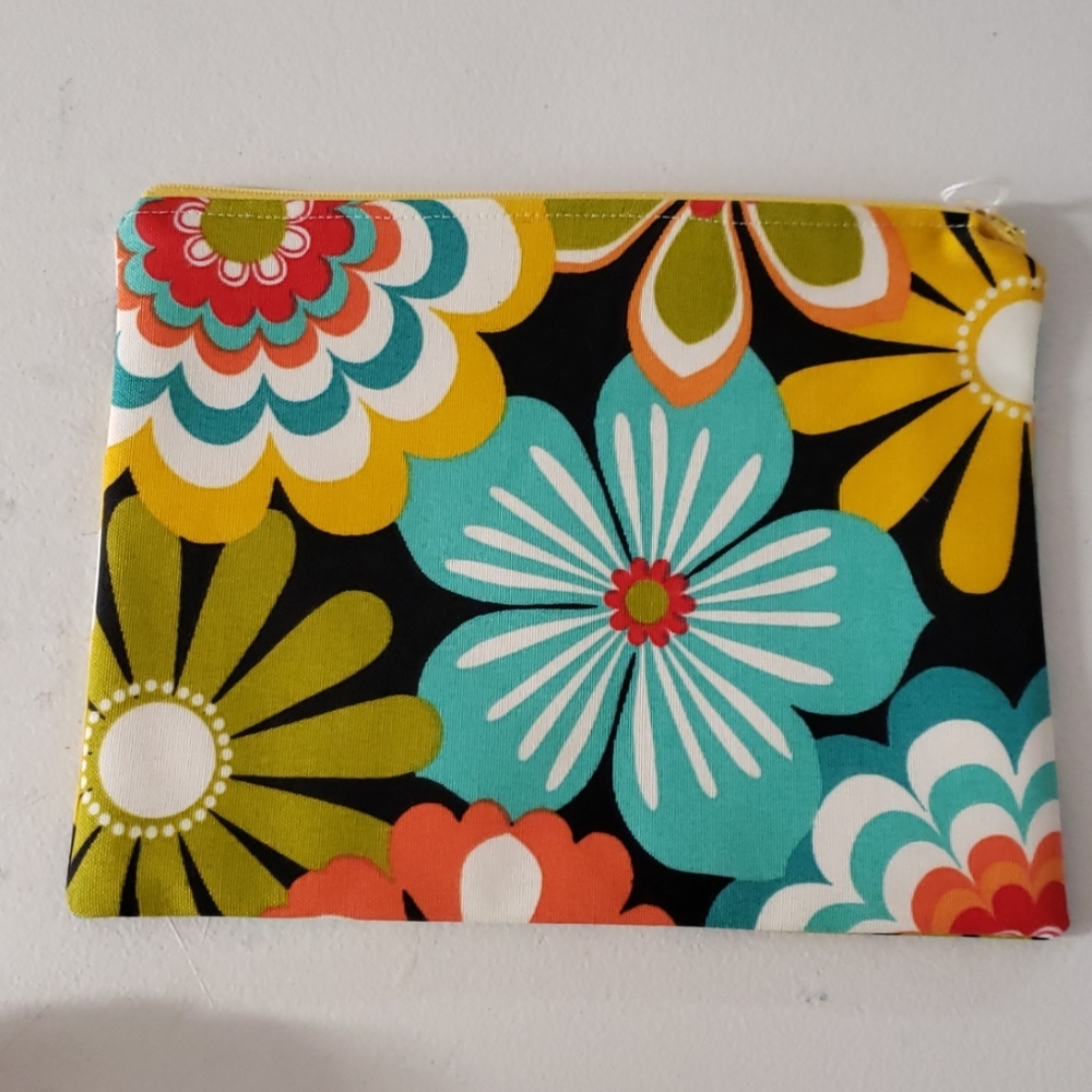 Great make up bag